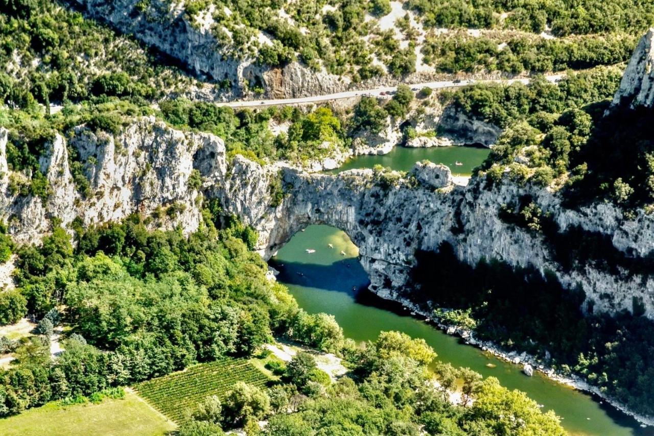 Hebergements Des Posas Sampzon Екстер'єр фото