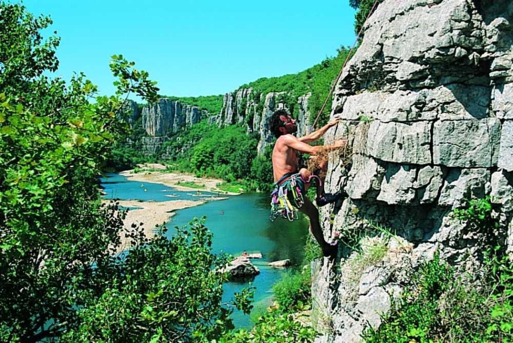 Hebergements Des Posas Sampzon Екстер'єр фото